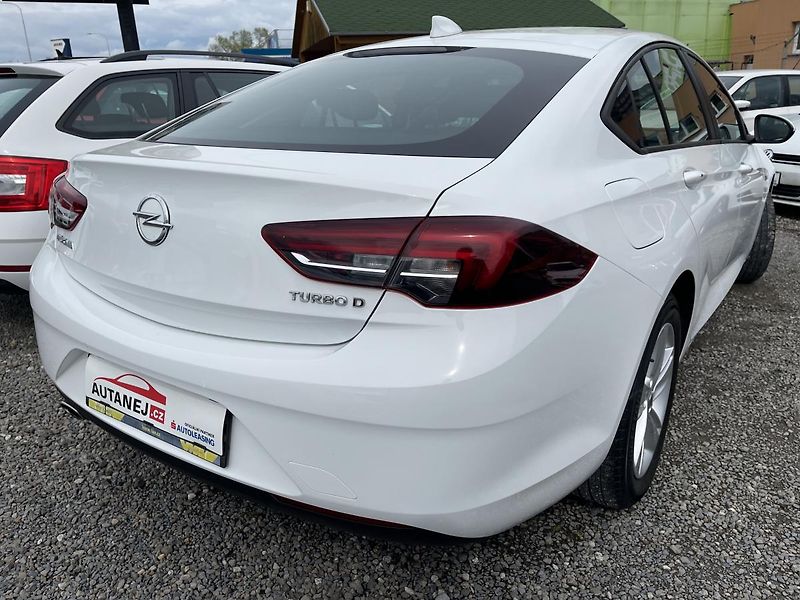 Opel Insignia 2.0CDTi 125kW AT-NEHAV-DPH-ČR! - fotka 8 z 32