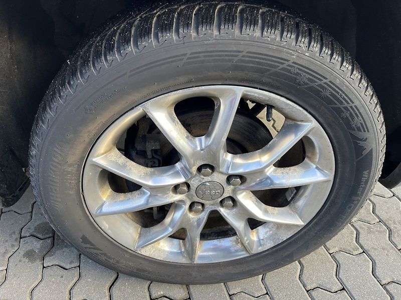 Jeep Grand Cherokee 3.0 CRD V6 SUMMIT - fotka 8 z 8