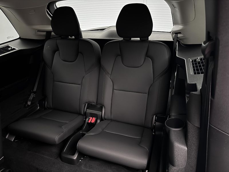 Volvo XC90 (2026) T8 AWD Plug-in BRIGHT PLUS 7m - fotka 21 z 27