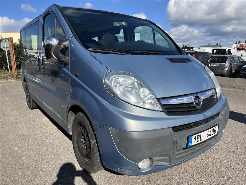 Opel Vivaro 2,5 CDTi 9.MÍST ROZVODY TAŽNÉ - fotka 34 z 37