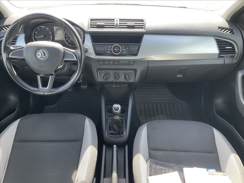 Škoda Fabia 1,2 TSi 66kw Ambiente Tažné Te - fotka 12 z 34