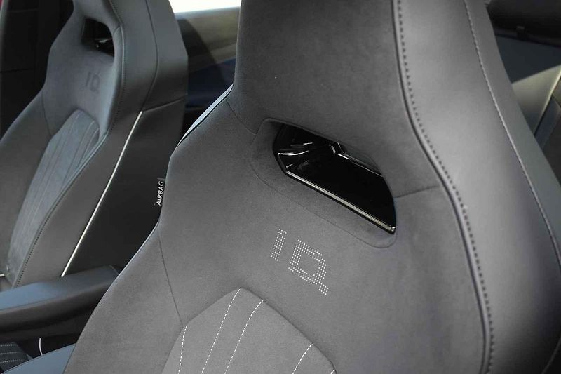 Volkswagen ID.4 GTX umí dobře manévrovat i v těsnějších prostorách
