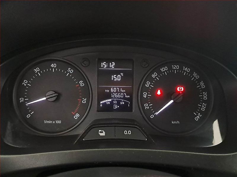 Škoda Rapid (2014) 1.2 TSI, Serv.kniha - fotka 11 z 17