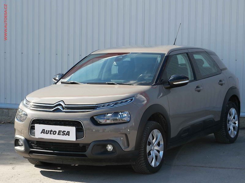 Citroën C4 Cactus (2019) 1.2 PT, 2.maj,ČR, Feel, TZ - fotka 3 z 22