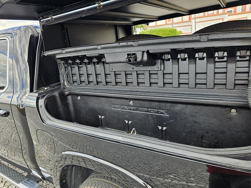 RAM 1500 (2019) 5.7HEMI + LPG LARAMIE - fotka 35 z 38