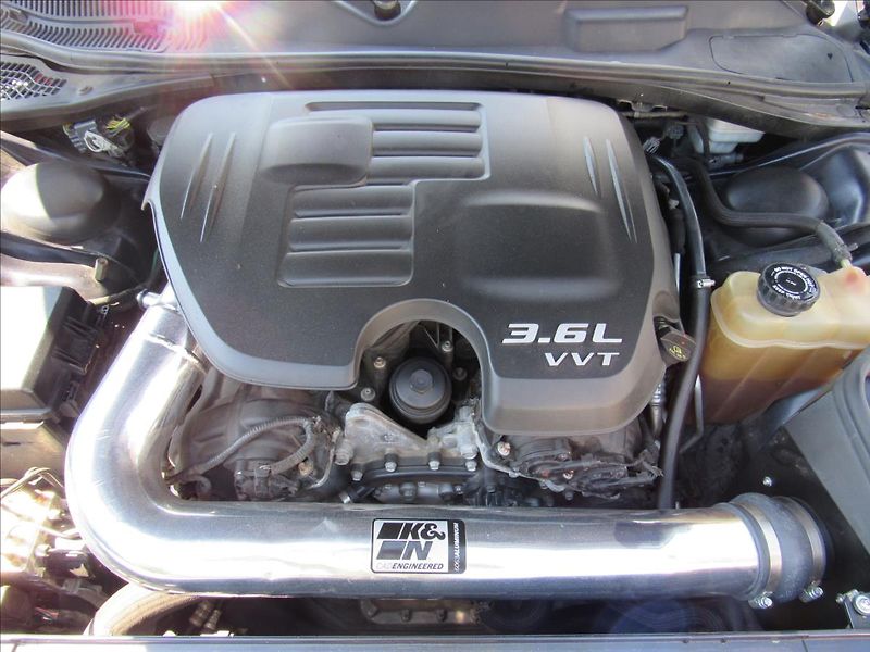 Dodge Challenger 3,6 L VVT 227kW - fotka 29 z 30