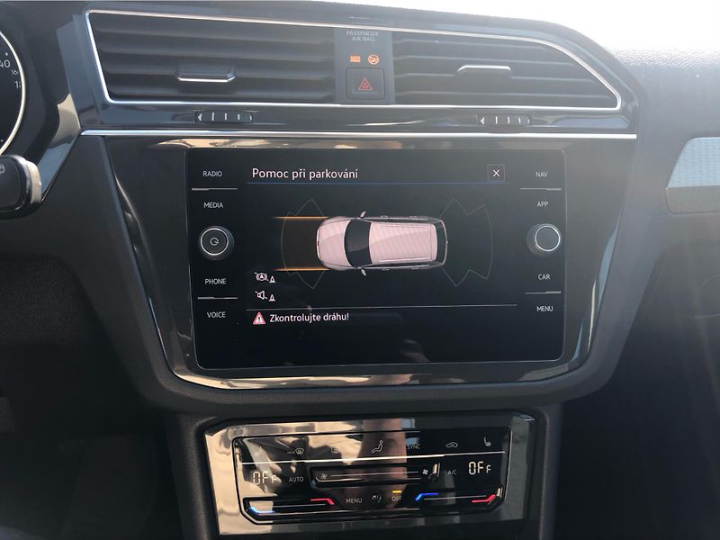 Volkswagen Tiguan 2.0 TDi DSG 7st. LIFE - fotka 21 z 28