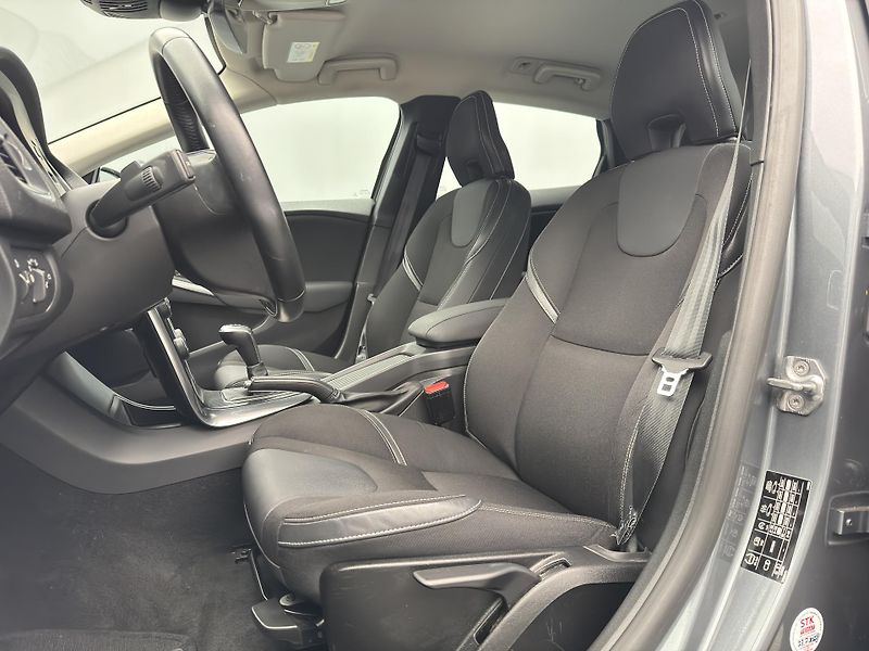 Volvo V40 D2 KINETIC  - fotka 4 z 47