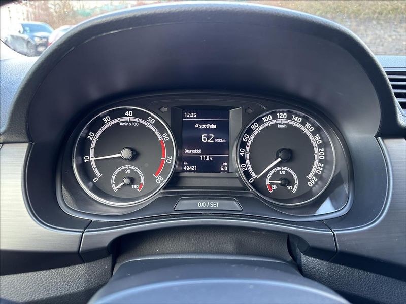 Škoda Fabia 1,0 TSi Style FULL LED CARPLAY - fotka 38 z 39