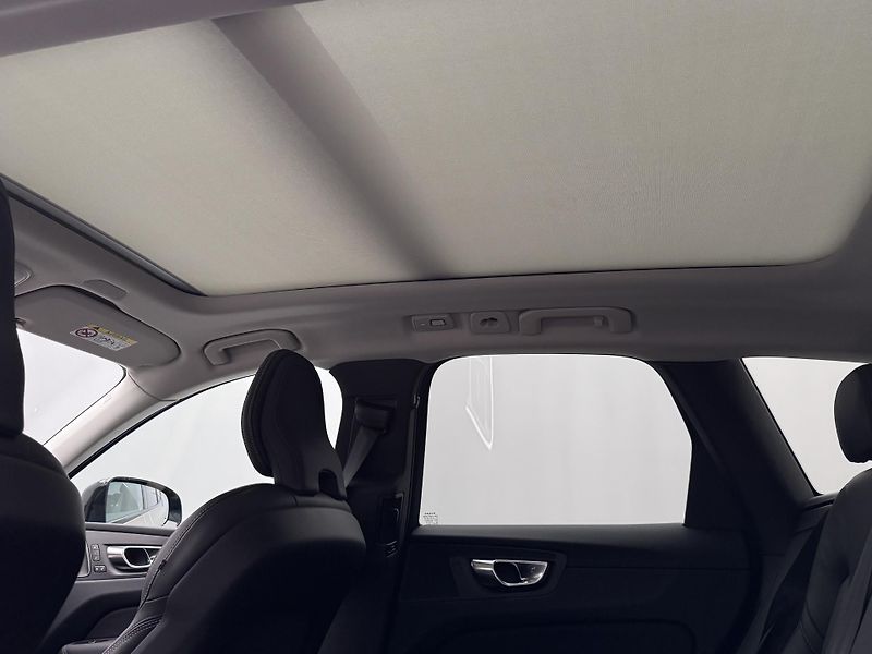 Volvo XC60 (2026) B5 AWD AUT DARK ULTRA - fotka 17 z 22