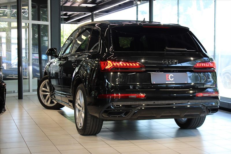 Audi Q7 50 TDi quattro Competition Plu - fotka 35 z 39
