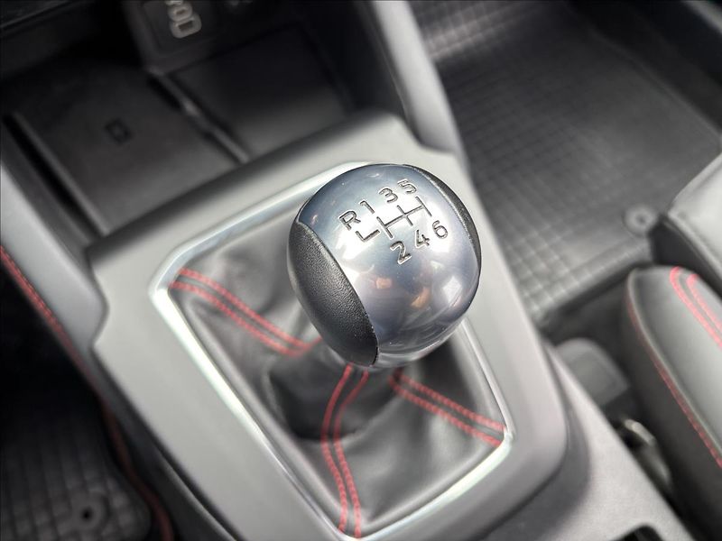 Ford Kuga 1,5 EcoBoost 111kW ST-Line X - fotka 40 z 40