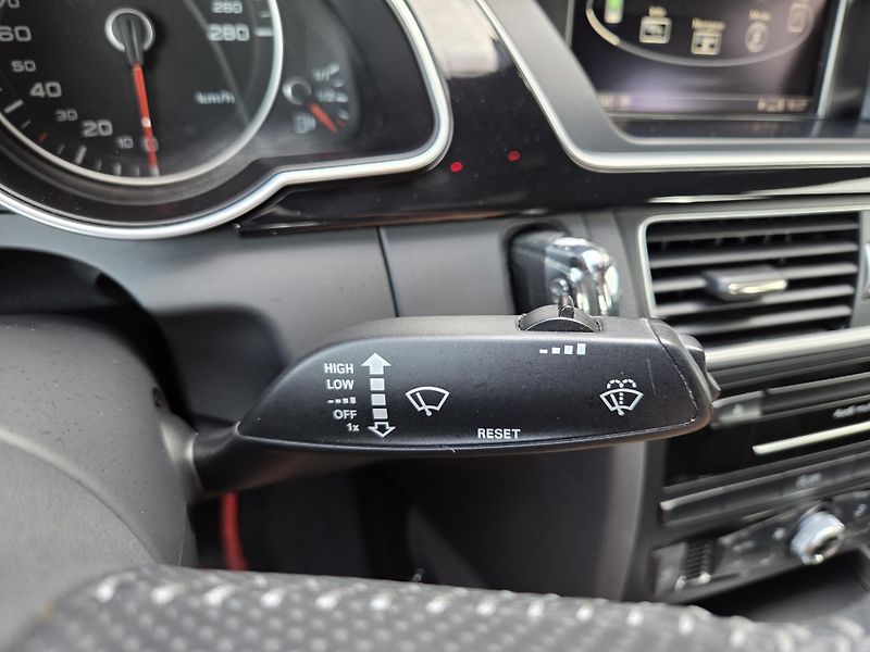 Audi A5 2,0 TDi Sportback - fotka 19 z 40