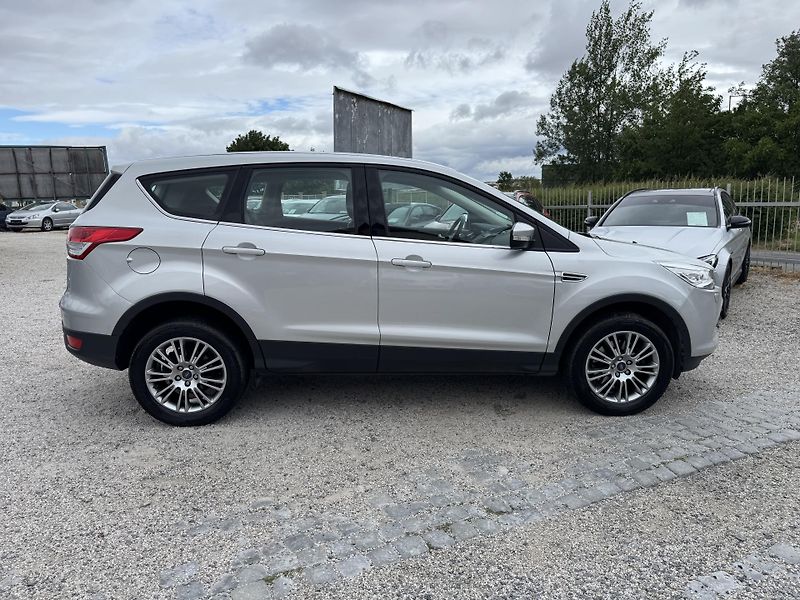 Ford Kuga (2014) 1.6 134 kw, 4x4, Bohatá výbava - fotka 9 z 31