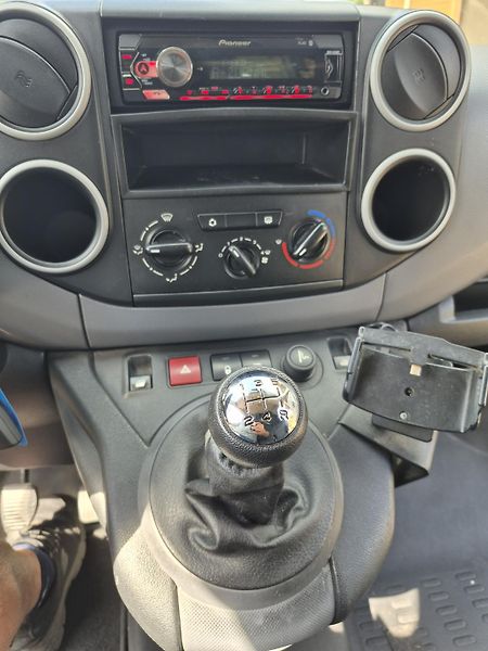 Peugeot Partner (2009) 1.6Hdi 3místa - fotka 19 z 24