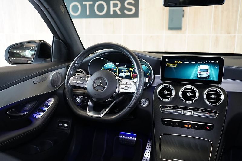 Mercedes-Benz GLC 300d 4M AMG, Nezávislé, Tažné - fotka 47 z 48
