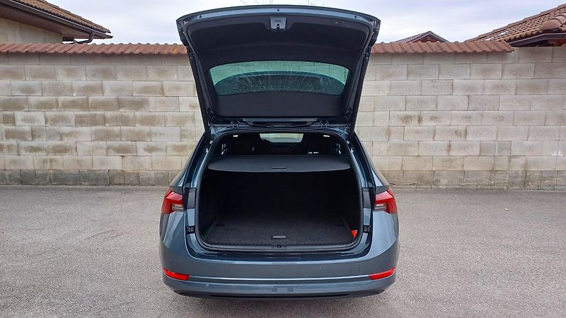 Škoda Octavia (2022) combi 2.0 TDI 110kW DSG-SPORT - fotka 13 z 46