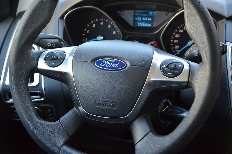 Ford Focus (2014) 1.0 EB 74kW TREND 2x kola - fotka 18 z 35