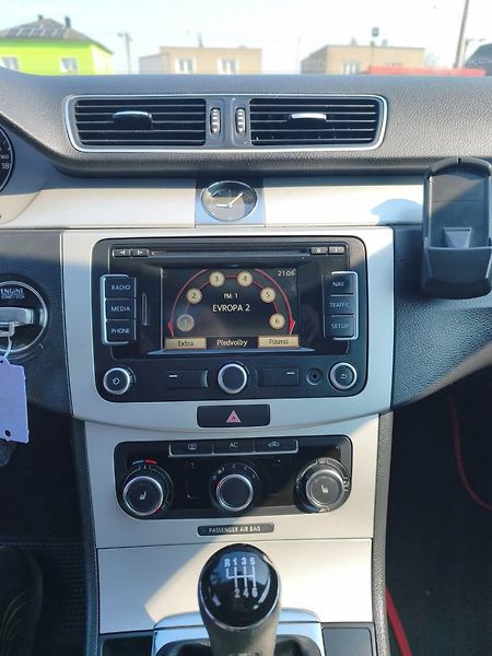 Volkswagen Passat (2011) - fotka 25 z 31