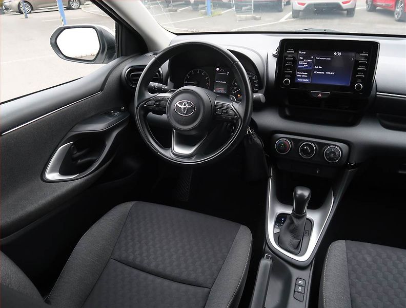 Toyota Yaris (2021) 1.5 VVT-i, Automat, Serv.kniha - fotka 7 z 20