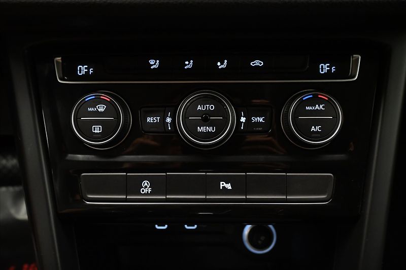 Volkswagen Touran 2,0 TDI 110KW DSG 7míst Záruka - fotka 22 z 34
