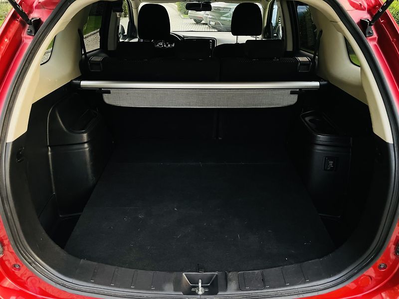 Mitsubishi Outlander 2.0i AUTOMAT 1.MAJITEL KAMERA  - fotka 21 z 43