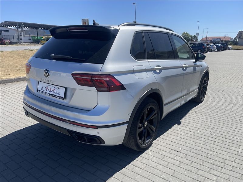 Volkswagen Tiguan 2,0 TDi 110kw DSG R-Line LED R - fotka 38 z 40