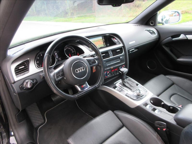 Audi A5 3,0 TDi 4x4 Navi S-Line B&O - fotka 20 z 38