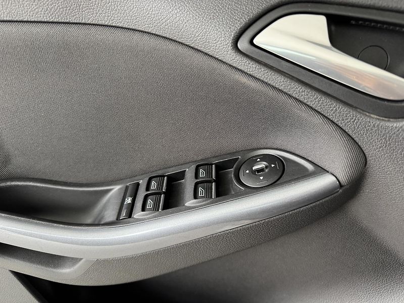 Ford Focus 1,6EcoBoost*110kW*Titan*Tažné - fotka 28 z 31