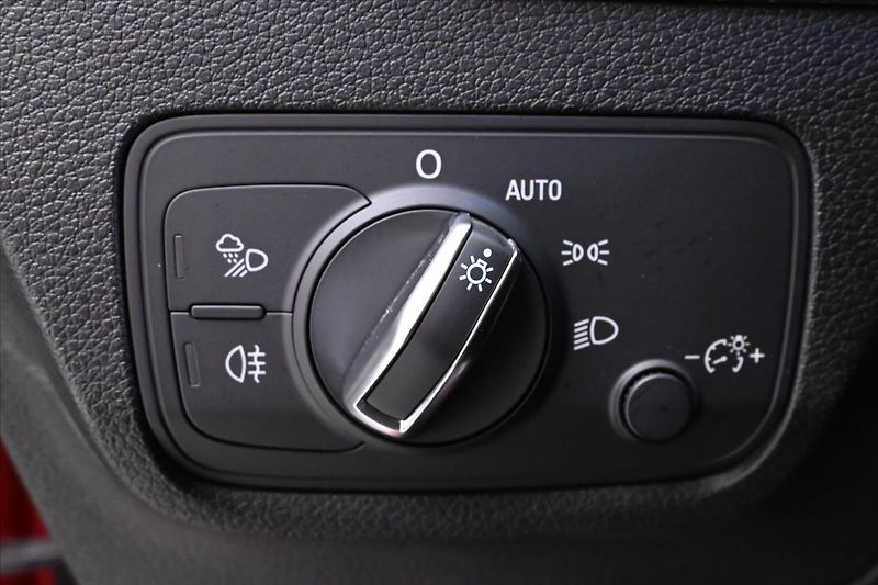 Audi Q2 1,5 35 TFSI 110 kW S-Tronic Zá - fotka 26 z 31