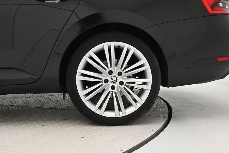 Škoda Superb 2,0 TDI 110 kW Style Záruka až - fotka 30 z 30