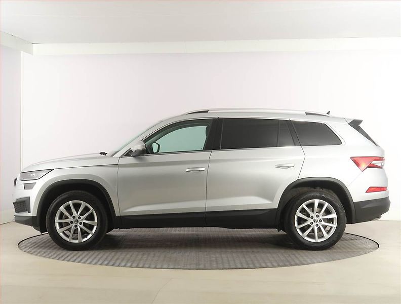 Škoda Kodiaq (2023) Style 2.0 TDI, digi klima - fotka 3 z 27