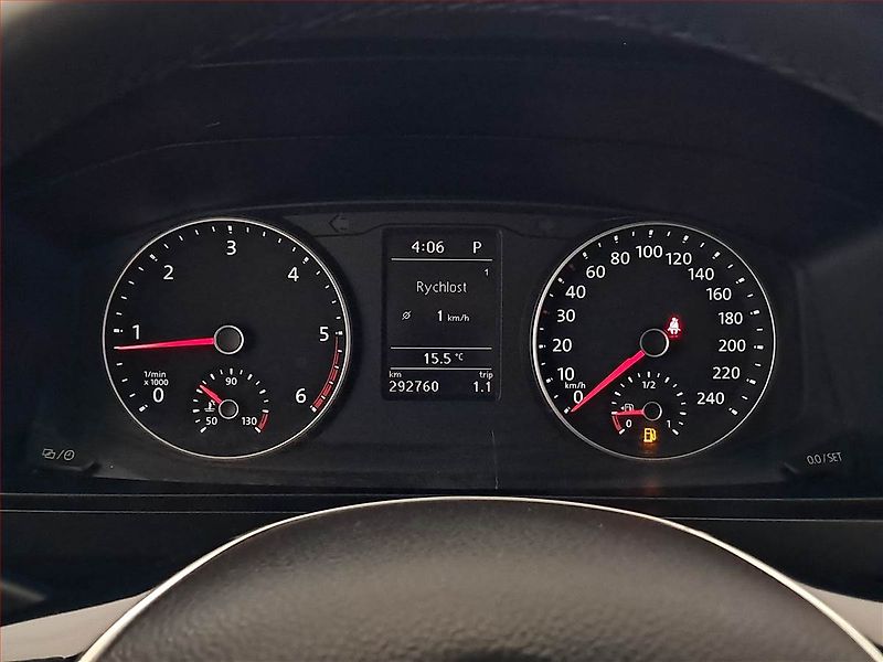 Volkswagen Caravelle (2015) Comfortline 2.0 TDI - fotka 10 z 17