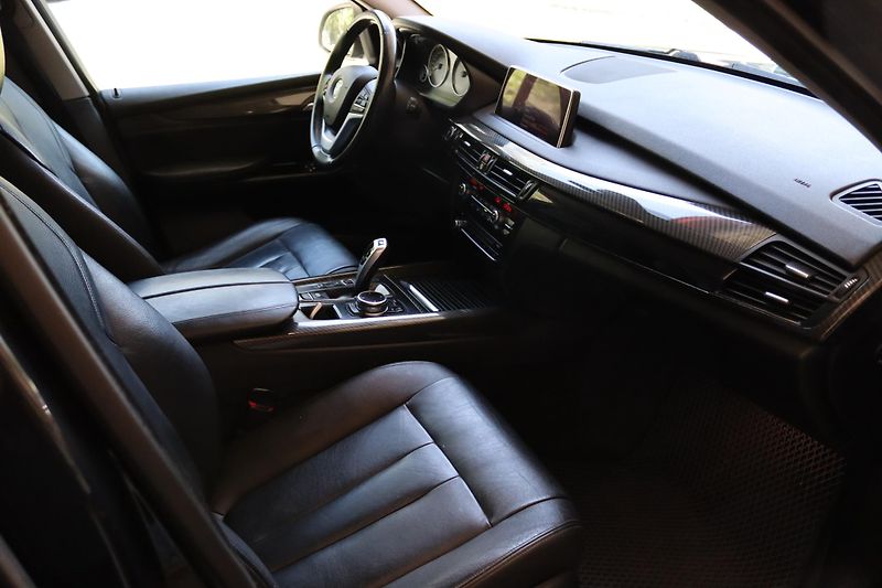 BMW X5 XDRIVE 30D F15 190kW - fotka 45 z 50