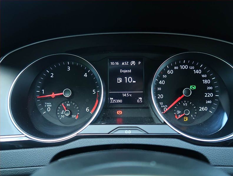 Volkswagen Passat (2018) Comfortline 2.0 TDI, Automat - fotka 11 z 20