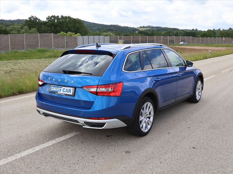 Škoda Superb 2,0 TDI DSG 4x4 CZ Scout DPH - fotka 7 z 35