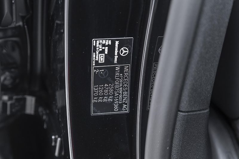 Mercedes-Benz Třídy E 220d 4M*AMG*záruka - fotka 14 z 34