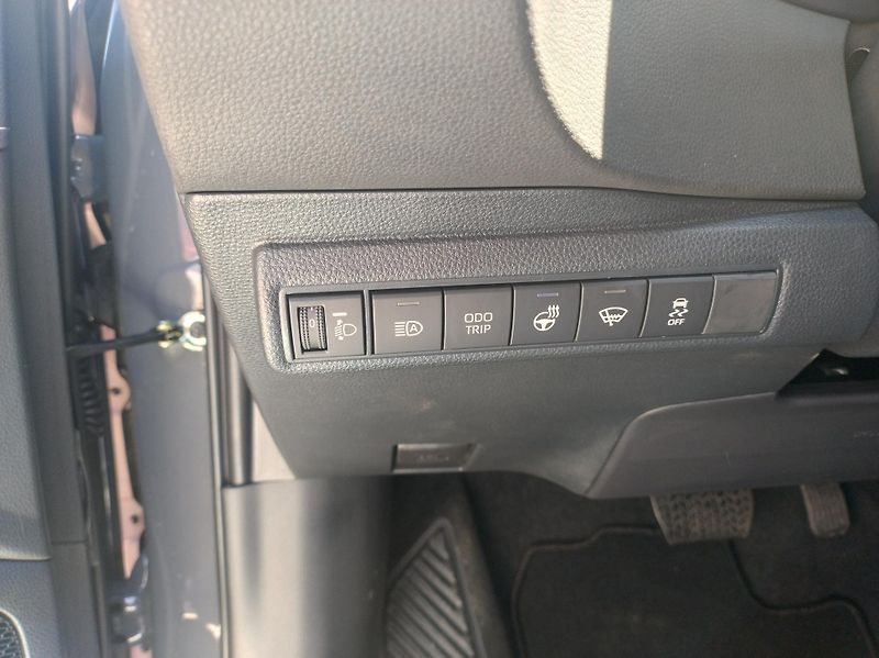 Toyota Corolla (2026) TS1.8 FHEV COMFORT BUSINESS - fotka 8 z 15