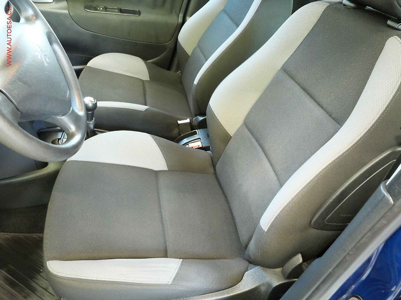 Peugeot 207 (2009) 1.4i, 2.maj,ČR, servis.kniha - fotka 9 z 19