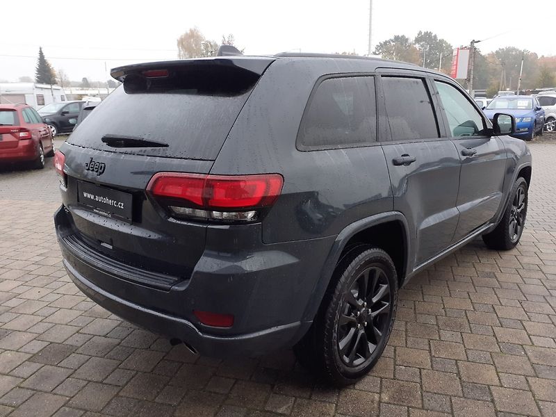 Jeep Grand Cherokee (2018) 3.6 L V6 4x4 - fotka 4 z 40