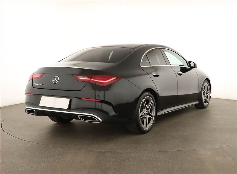 Mercedes-Benz CLA (2024) 200 - fotka 5 z 20