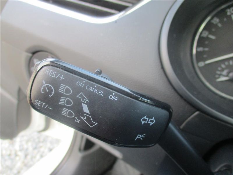 Škoda Octavia 1,6 TDI, DSG,klima,serv.kniha, - fotka 16 z 33