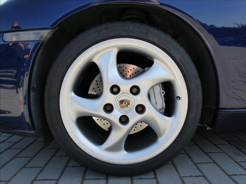 Porsche 911 3,6 Carrera 4 Cabrio,4x4,Autom - fotka 10 z 29