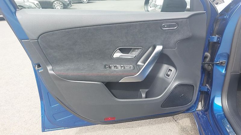 Mercedes-Benz Třídy A 250e s hybridní technologií EQ - fotka 22 z 27