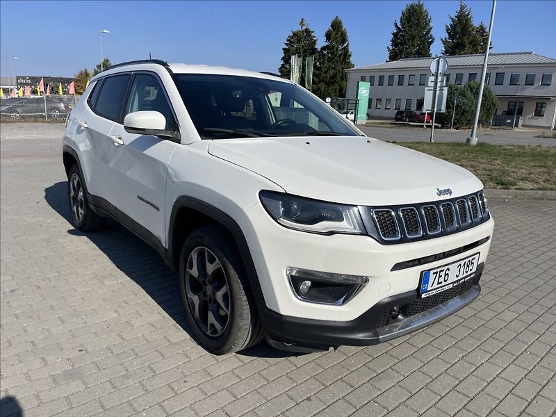 Jeep Compass 1,4 T 125kw AT9 4x4 Limited - fotka 32 z 32