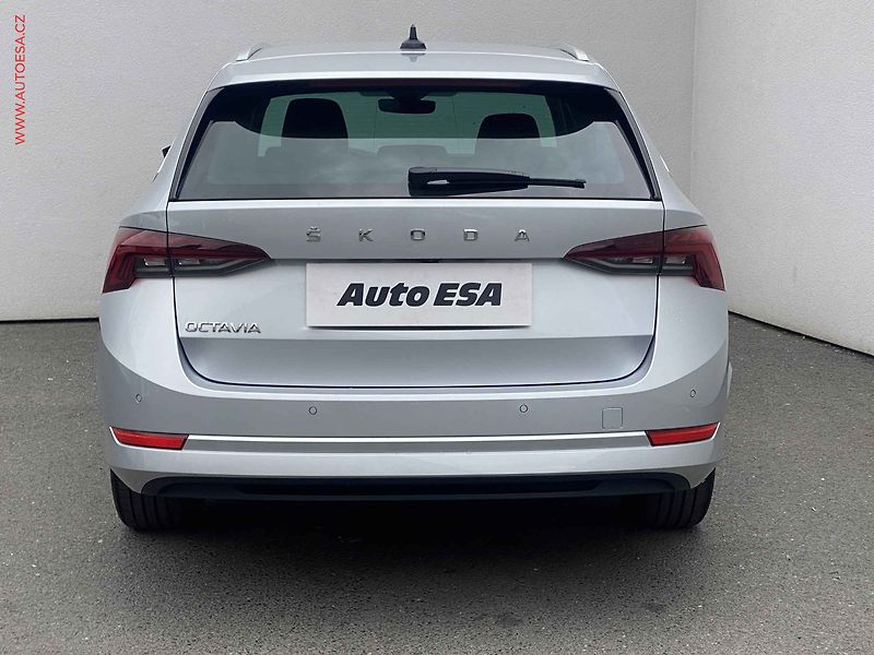 Škoda Octavia (2022) 2.0 TDi, ČR, Style, DSG, LED - fotka 5 z 17