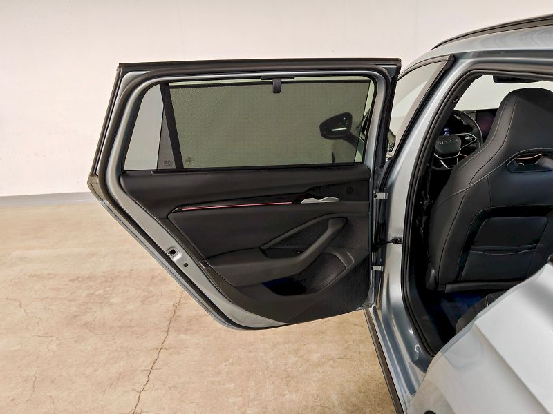 Škoda Superb (2025) Combi 2.0 TDI 142 kW DSG 4x4 S - fotka 27 z 36