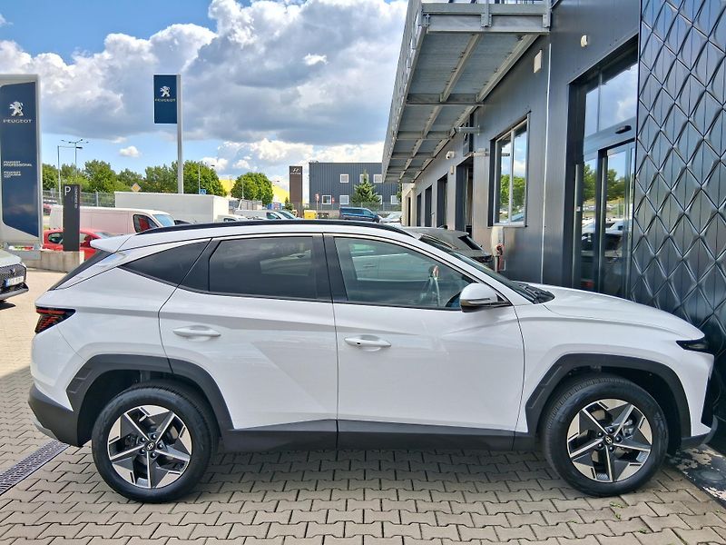 Hyundai Tucson STYLE 1.6 T-GDi HEV 4x4 158 kW - fotka 9 z 32