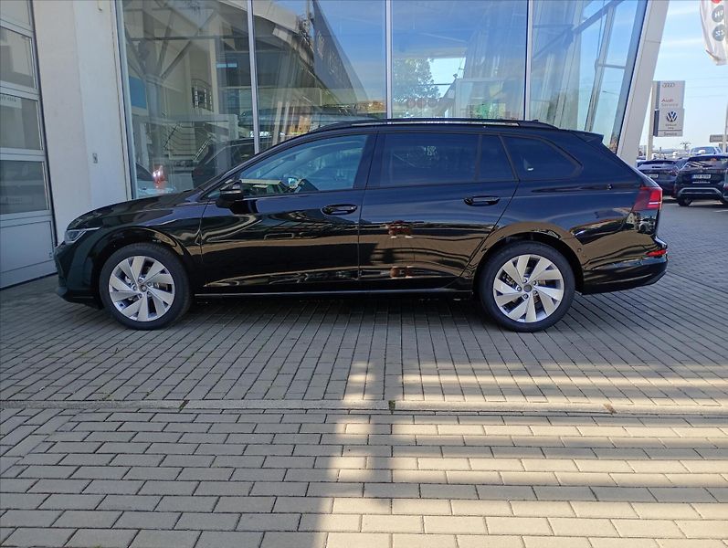 Volkswagen Golf Variant (2026) 1,5 eTSI 7DSG mHEV  People - fotka 8 z 16