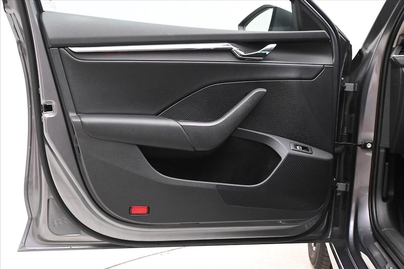 Škoda Octavia 2,0 TDI 110kW DSG StyleTažné Z - fotka 25 z 33
